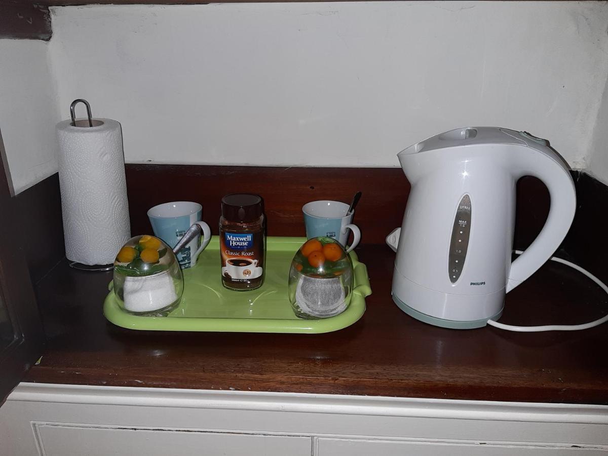 Phoenix Nights Guest House バロー・イン・ファーネス エクステリア 写真