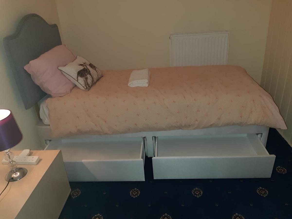 Phoenix Nights Guest House バロー・イン・ファーネス エクステリア 写真