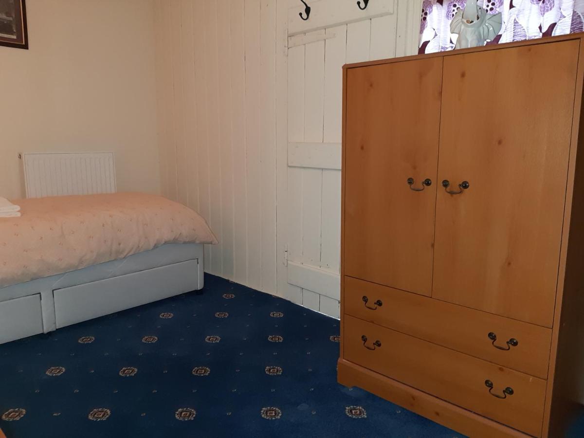 Phoenix Nights Guest House バロー・イン・ファーネス エクステリア 写真