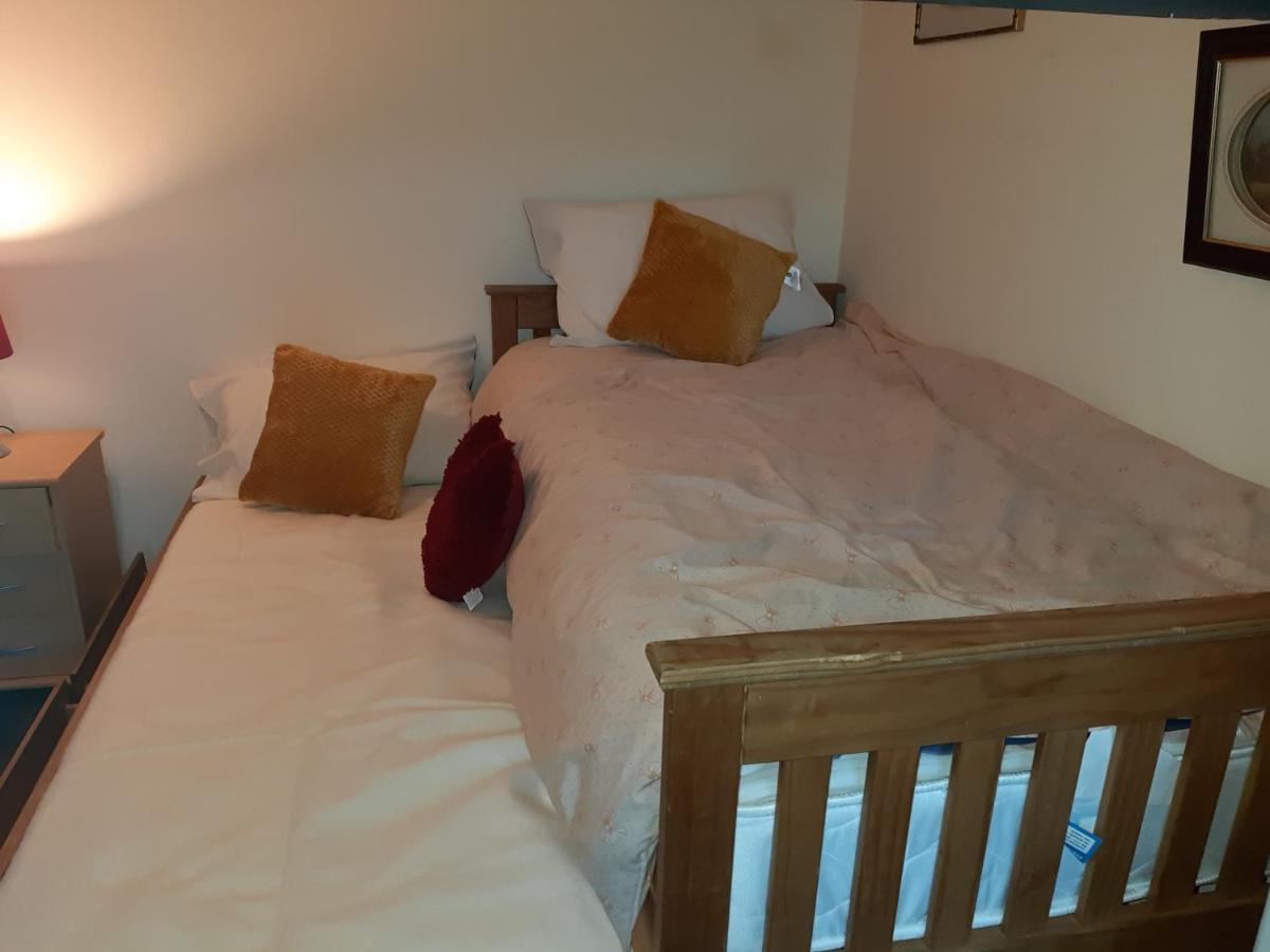 Phoenix Nights Guest House バロー・イン・ファーネス エクステリア 写真