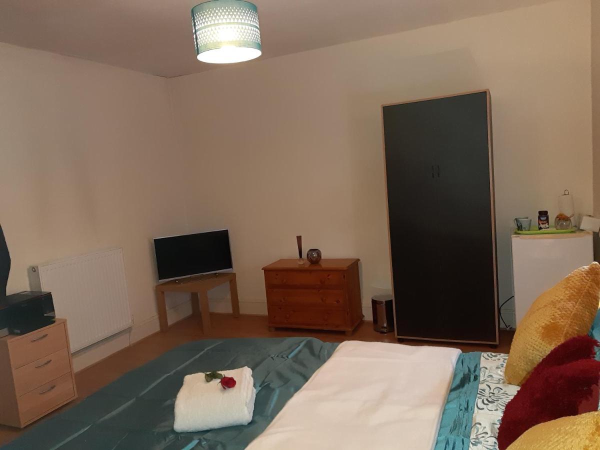 Phoenix Nights Guest House バロー・イン・ファーネス エクステリア 写真