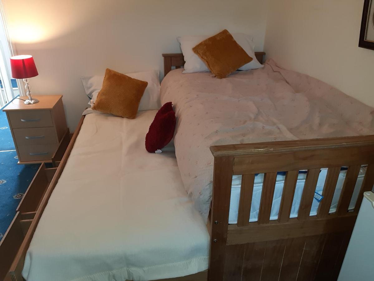 Phoenix Nights Guest House バロー・イン・ファーネス エクステリア 写真
