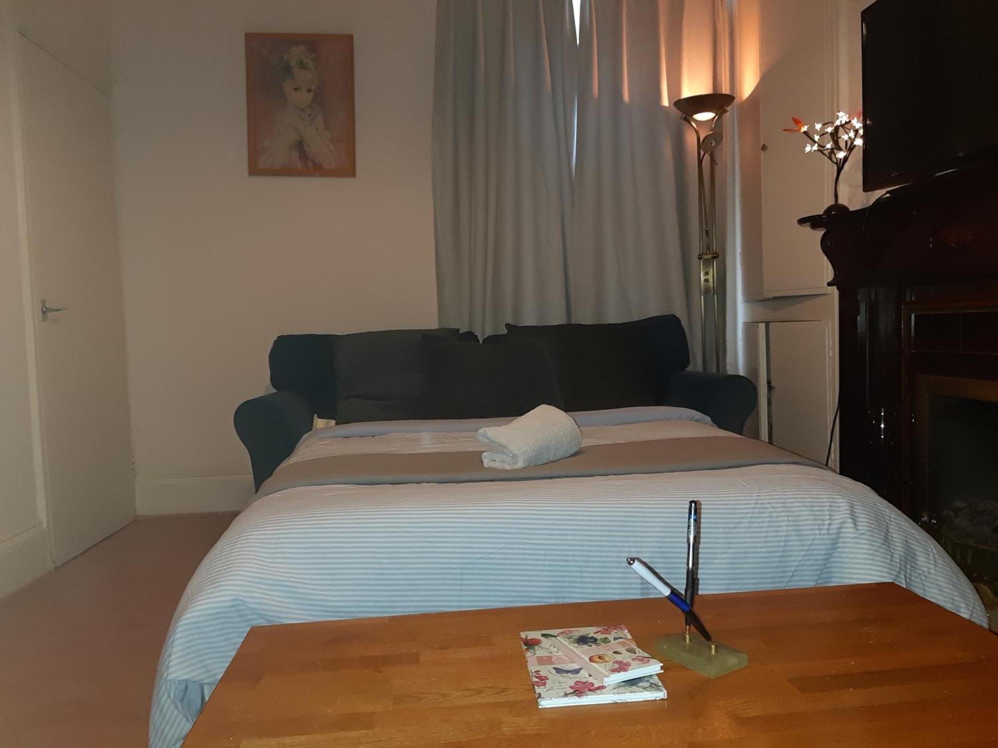 Phoenix Nights Guest House バロー・イン・ファーネス エクステリア 写真