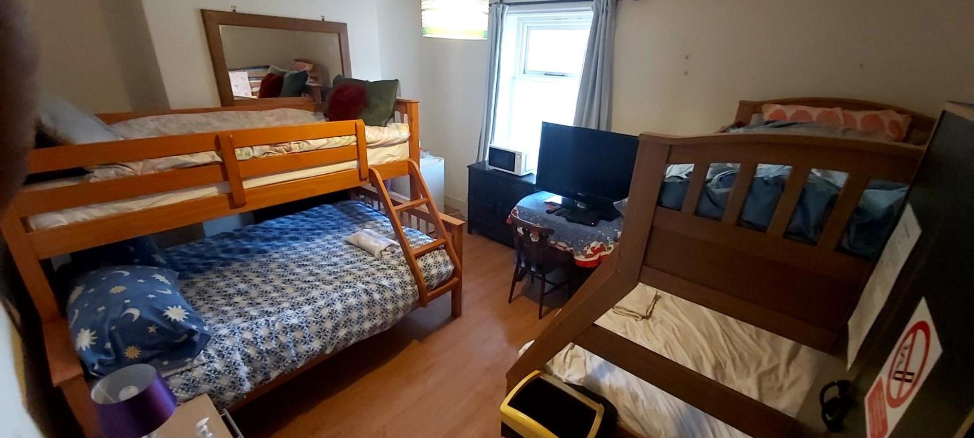 Phoenix Nights Guest House バロー・イン・ファーネス エクステリア 写真